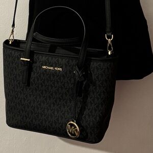 Beautiful Michael Kors handbag